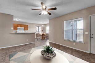 615 Lock Six Rd in Killen, AL - Building Photo