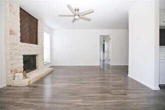 10616 Mellow Meadow Dr in Austin, TX - Building Photo - Building Photo