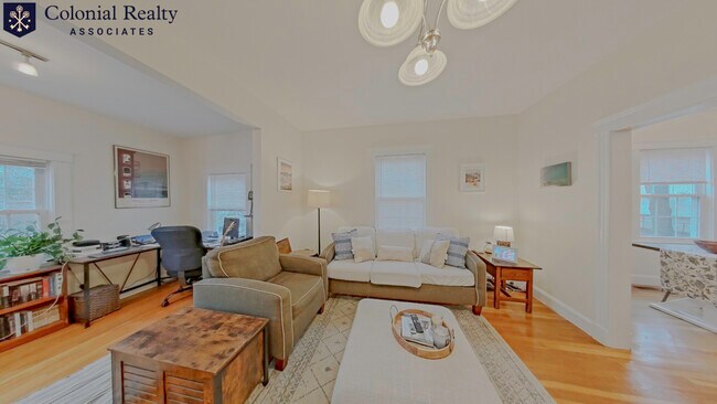 7 Woodleigh Rd in Watertown, MA - Building Photo - Building Photo