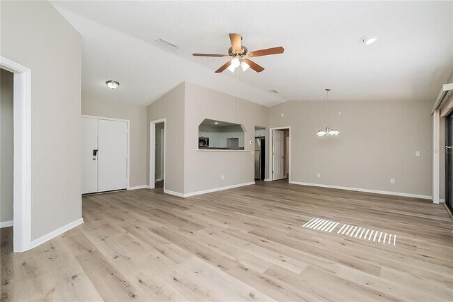 2301 Willow Branch Ave in Lutz, FL - Building Photo - Building Photo