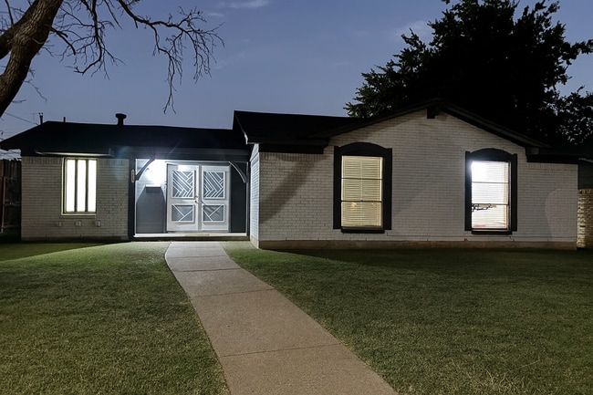 property at 2613 Laramie St
