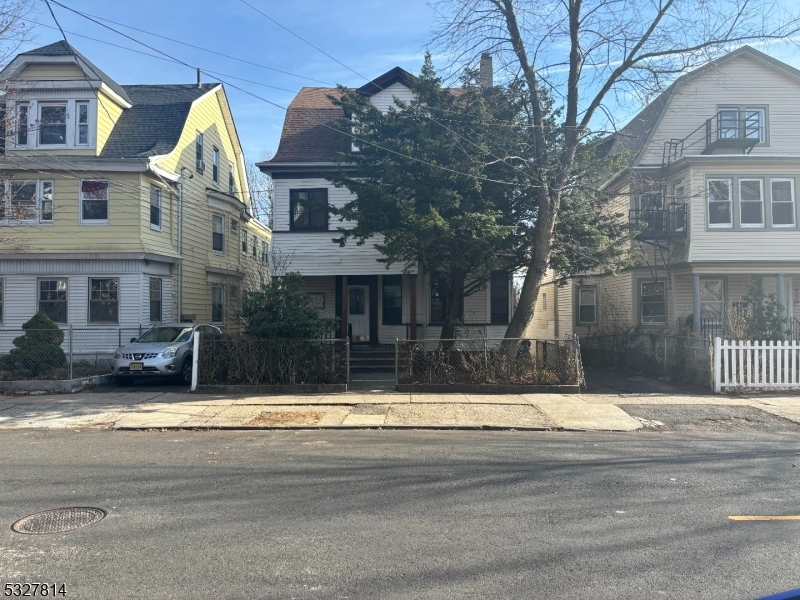 38 Farley Ave in Newark, NJ - Foto de edificio
