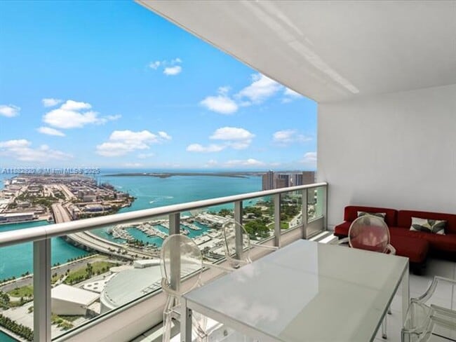 900 Biscayne Blvd