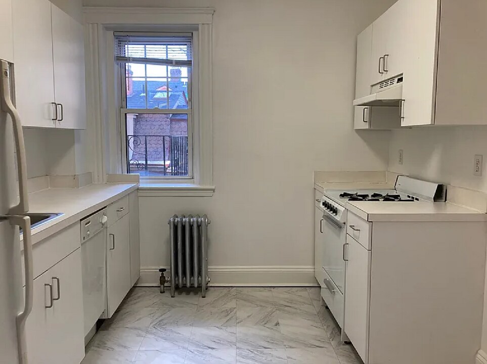 22 Wendell St, Unit 6 in Cambridge, MA - Building Photo