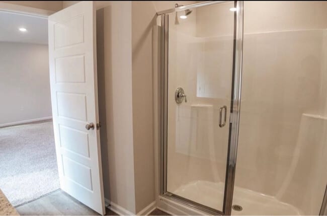 5008 Sampler Dr in Tallahassee, FL - Foto de edificio - Building Photo