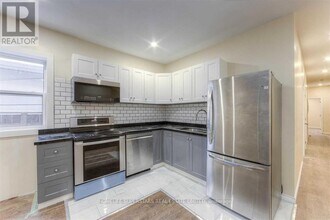 312 Weston Rd in Toronto, ON - Building Photo - Building Photo