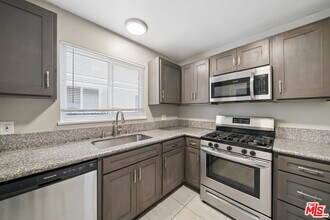 3646 Carmona Ave in Los Angeles, CA - Building Photo - Building Photo