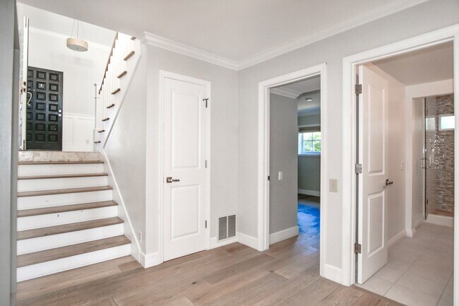 7 Sandbar Dr in Newport Beach, CA - Building Photo - Building Photo