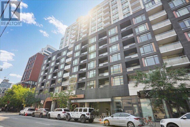 property at 525 Adelaide St W