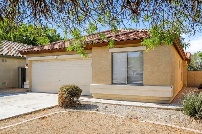 11017 W Wilshire Dr in Avondale, AZ - Building Photo - Building Photo