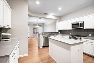 10 Alderon Woods Pl in Spring, TX - Building Photo - Building Photo