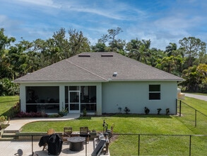 260 Price St in Naples, FL - Building Photo - Building Photo