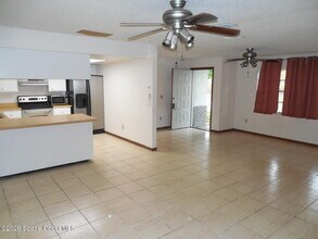 1492 Autumn Woods Dr in Melbourne, FL - Building Photo - Building Photo