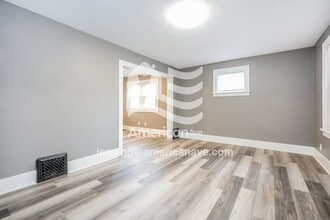 1712 E Bowman St in South Bend, IN - Foto de edificio - Building Photo