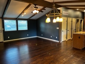 5610 N Highland Ave in Gladstone, MO - Building Photo - Building Photo