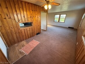 2024 Delaware Dr SE in New Philadelphia, OH - Building Photo - Building Photo