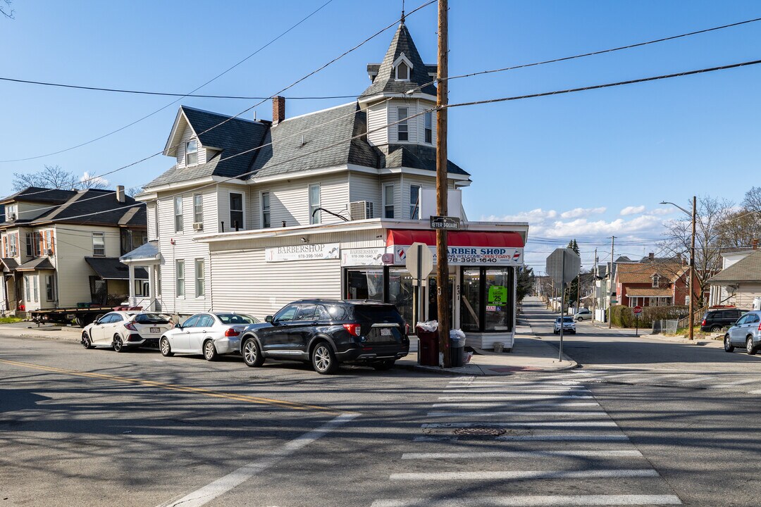 237 Branch St in Lowell, MA - Building Photo