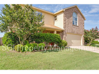 1216 Jackson Dr in Crowley, TX - Foto de edificio - Building Photo