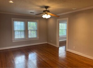 1637 Castle Ct-Unit -B in Houston, TX - Foto de edificio - Building Photo