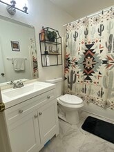 5710 N 43rd Dr in Glendale, AZ - Foto de edificio - Building Photo