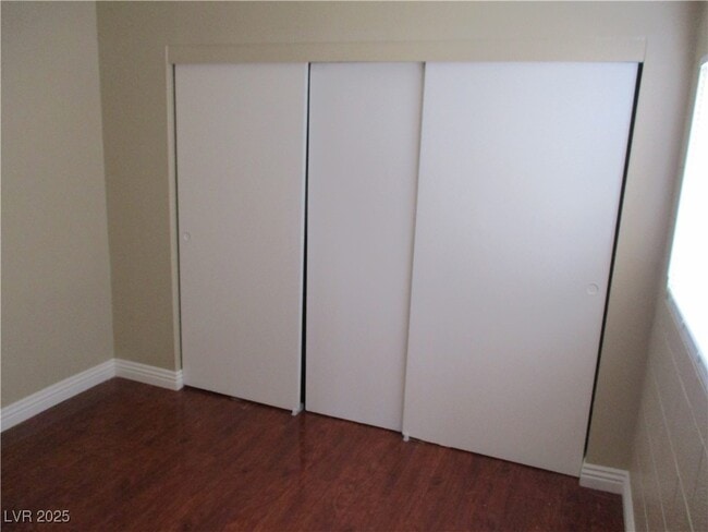 property at 2933 E Elm Ave