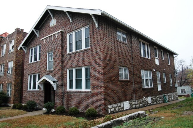 6633 Alamo Avenue, Unit 2W in Clayton, MO - Foto de edificio - Building Photo