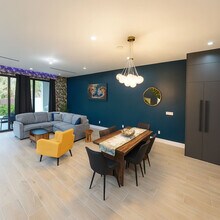 1812 Miami Rd in Fort Lauderdale, FL - Foto de edificio - Building Photo