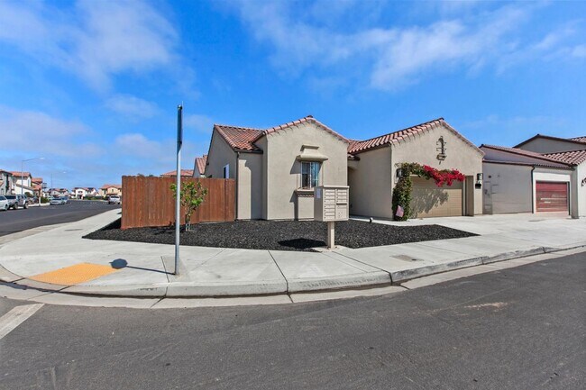 4463 Manzanita St in Guadalupe, CA - Building Photo - Building Photo