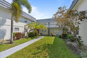 212 Tuscany D in Delray Beach, FL - Building Photo - Building Photo