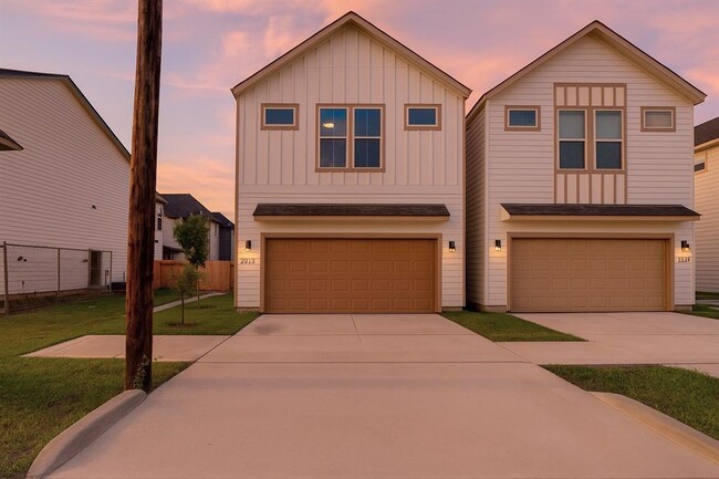 2115 Esther Dr in Houston, TX - Building Photo - Building Photo