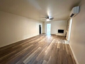 3304 Tom Green St in Austin, TX - Building Photo - Building Photo