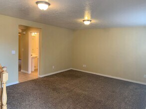 3155 S Hidden Valley Dr in Saint George, UT - Building Photo - Building Photo
