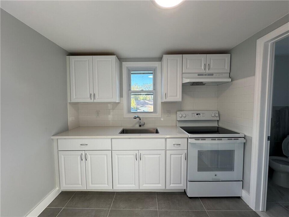54 4th Ave in Nyack, NY - Building Photo