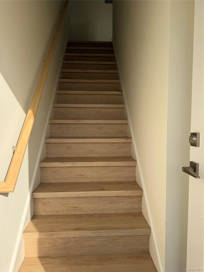 property at 5 Colonial Dr