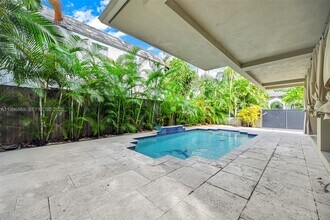 3040 Lucaya St in Miami, FL - Building Photo - Building Photo