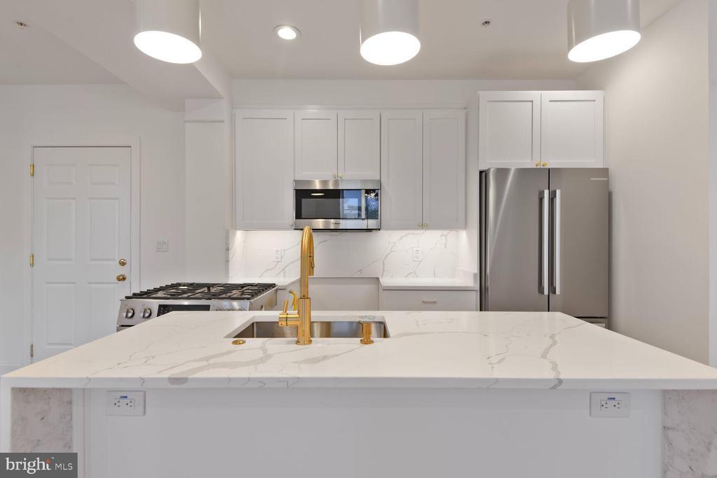 1351 Wisconsin Ave NW in Washington, DC - Building Photo