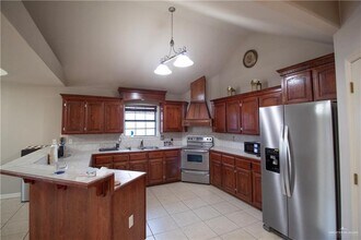 808 W Chickadee Ave in Pharr, TX - Building Photo - Building Photo