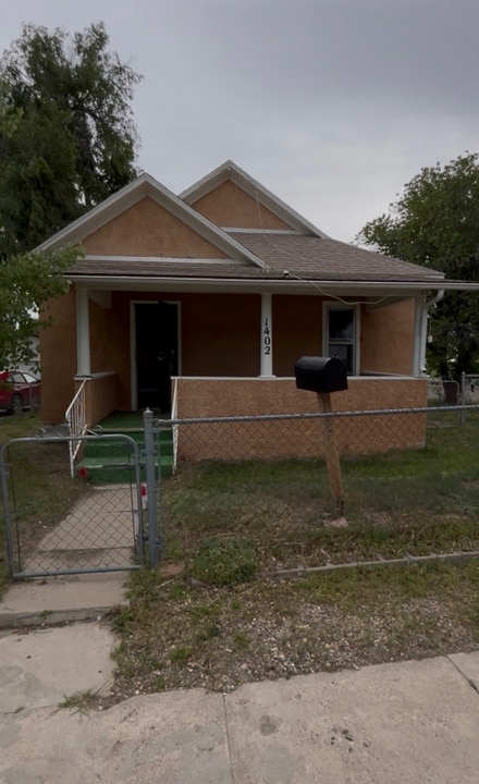 1402 E 12th St in Pueblo, CO - Building Photo