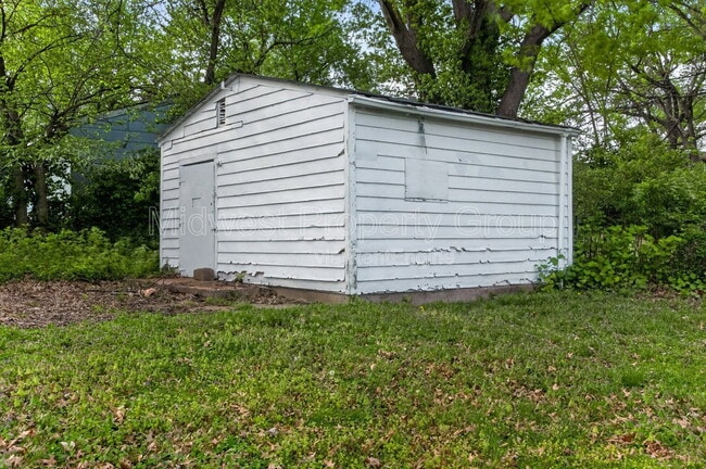 3219 Royalton Ave in Breckenridge Hills, MO - Building Photo - Building Photo