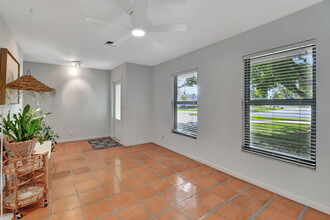 597 Curlew Rd in Delray Beach, FL - Building Photo - Building Photo