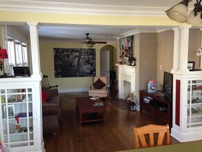 1820 Pleasant St, Unit 1 in Des Moines, IA - Building Photo - Building Photo