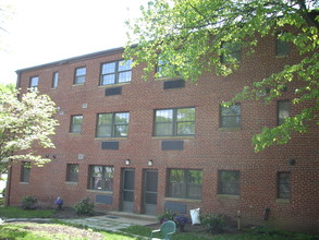 Arlington Courthouse Apartments in Arlington, VA - Building Photo - Building Photo