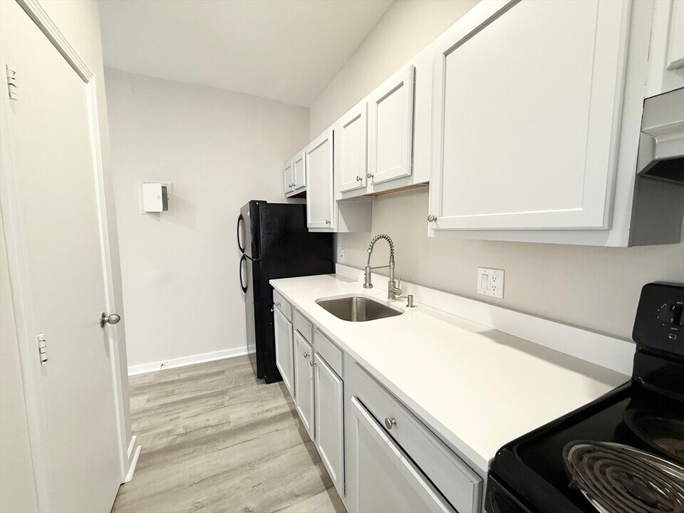 9 Ruggles St in Boston, MA - Building Photo