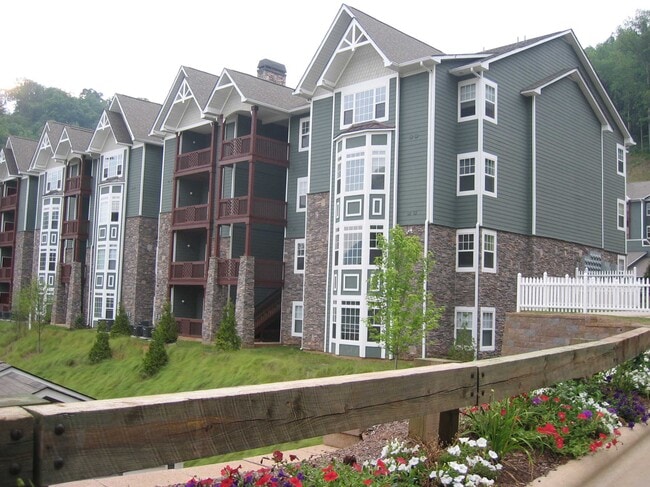 property at 1000 Olde Eastwood Village Blvd