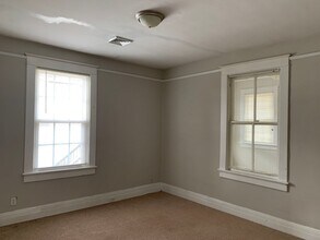 106 Yeardley Ave, Unit 106 B Yeardley Avenue in Lynchburg, VA - Building Photo - Building Photo
