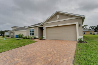 829 Avenal Ln in Davenport, FL - Building Photo - Building Photo