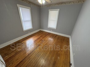 122 E Mary St in Jackson, MO - Building Photo - Building Photo