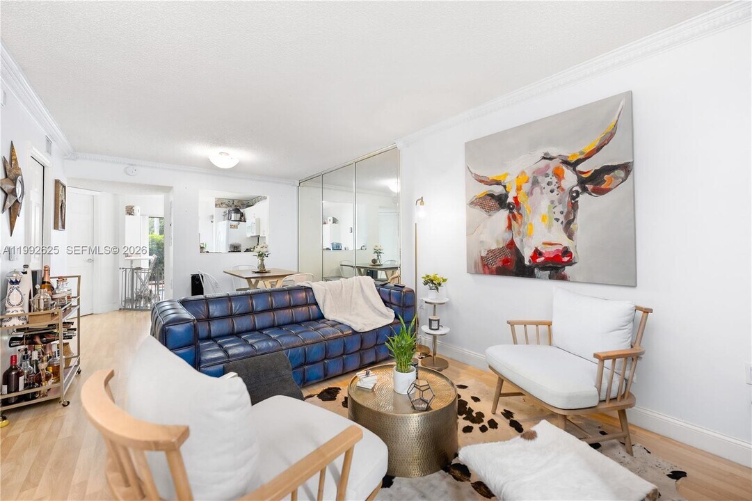 7760 NW 22nd St in Hollywood, FL - Building Photo