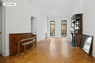 298 Macon St in Brooklyn, NY - Building Photo - Building Photo