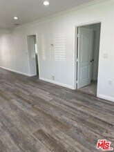 6141 Fulcher Ave in Los Angeles, CA - Building Photo - Building Photo